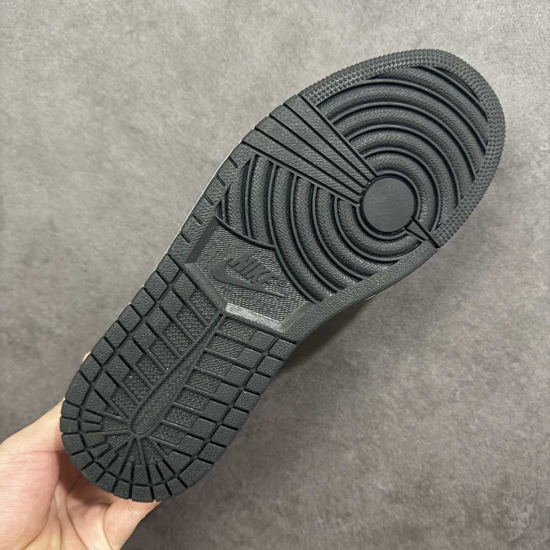 图片[9]-【定制版】Travis Scott x Fragment Design x Jordan Air Jordan 1 Low OG SP “LV联名——黑荔纹” 多方联名合作融合了Travi翻毛蓝勾s Scott 独特的音乐风格，藤原浩个性的设计风格以及Jordan品牌的经典元素 使其成为一双具有独特身份和价值的鞋子 清新而立体的外观加上联名标识更突出了其独特身份 这种配色方案显示出活力和时尚感 在视觉上引人注目 鞋身的质感和细腻的细节处理使其显得高端而格调十足 这款“倒钩”联名是设计与创意完美结合 融合多方的个性风格是一款备受瞩目的潮流鞋款 低帮休闲板鞋 定制鞋盒 大厂纯原品质出货 超高清洁度 皮料切割干净无任何毛边 细节完美 货号：DZ5899-041 尺码：36 36.5 37.5 38 38.5 39 40 40.5 41 42 42.5 43 44 44.5 45 编码：HXSB330340-选品中心