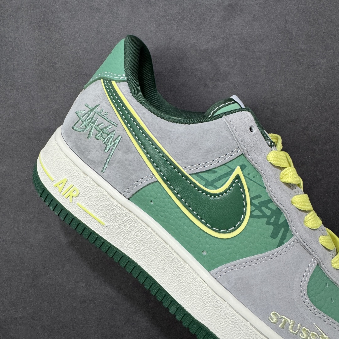 图片[6]-【定制版】NIke Air Force 1 \’07 Low “斯图西联名——绿灰猪八”空军一号 低帮 运动鞋 休闲鞋 折边针车 工艺难度大 原楦头原纸板 原装鞋盒 定制五金配件 内置全掌气垫 原厂鞋底 货号：SS1979-007 尺码：36 36.5 37.5 38 38.5 39 40 40.5 41 42 42.5 43 44 44.5 45 编码：HXSA310320-选品中心