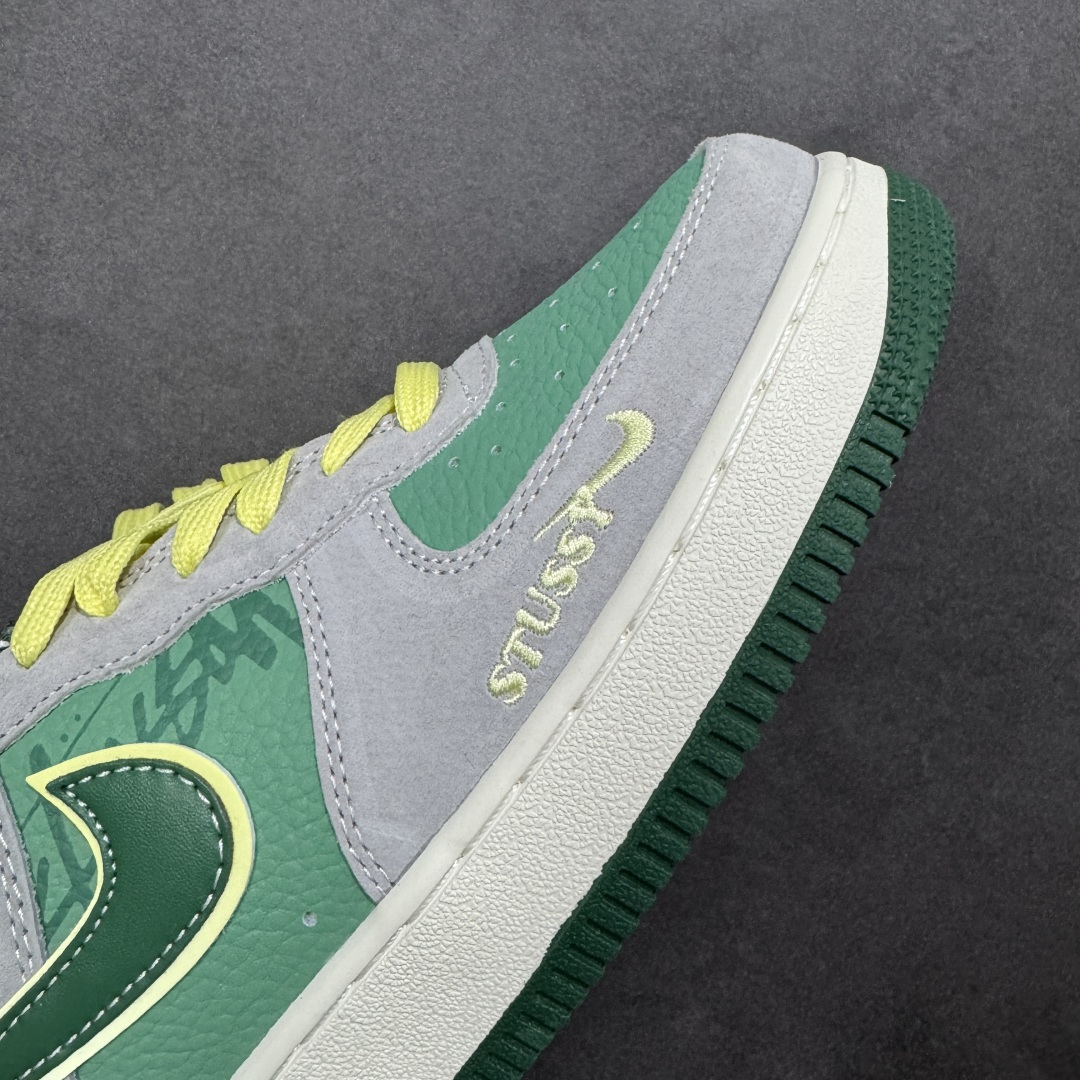 图片[5]-【定制版】NIke Air Force 1 \’07 Low “斯图西联名——绿灰猪八”空军一号 低帮 运动鞋 休闲鞋 折边针车 工艺难度大 原楦头原纸板 原装鞋盒 定制五金配件 内置全掌气垫 原厂鞋底 货号：SS1979-007 尺码：36 36.5 37.5 38 38.5 39 40 40.5 41 42 42.5 43 44 44.5 45 编码：HXSA310320-选品中心