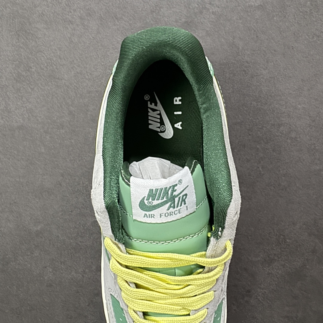 图片[7]-【定制版】NIke Air Force 1 \’07 Low “斯图西联名——绿灰猪八”空军一号 低帮 运动鞋 休闲鞋 折边针车 工艺难度大 原楦头原纸板 原装鞋盒 定制五金配件 内置全掌气垫 原厂鞋底 货号：SS1979-007 尺码：36 36.5 37.5 38 38.5 39 40 40.5 41 42 42.5 43 44 44.5 45 编码：HXSA310320-选品中心