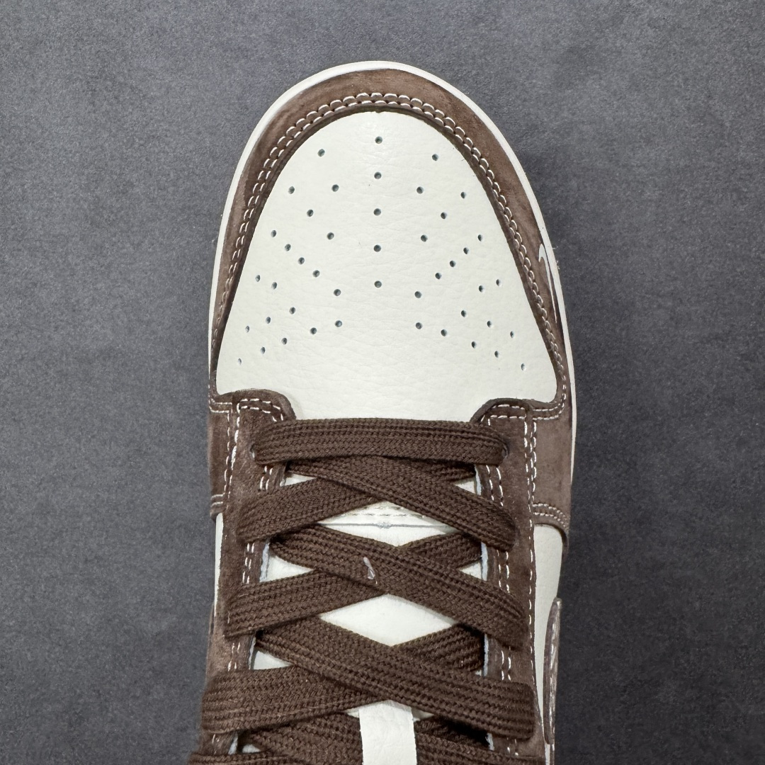 图片[8]-【定制版】Nike SB Dunk Low 联名 白粽麂皮 高端定制 低帮休闲板鞋 XD1588-240  #定制鞋盒 大厂纯原品质出货 超高清洁度 皮料切割干净无任何毛边 细节完美   尺码：36 36.5 37.5 38 38.5 39 40 40.5 41 42 42.5 43 44 44.5 45-选品中心