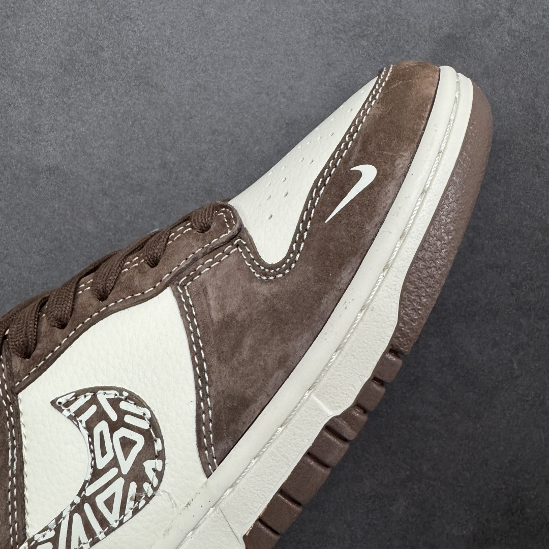 图片[5]-【定制版】Nike SB Dunk Low 联名 白粽麂皮 高端定制 低帮休闲板鞋 XD1588-240  #定制鞋盒 大厂纯原品质出货 超高清洁度 皮料切割干净无任何毛边 细节完美   尺码：36 36.5 37.5 38 38.5 39 40 40.5 41 42 42.5 43 44 44.5 45-选品中心