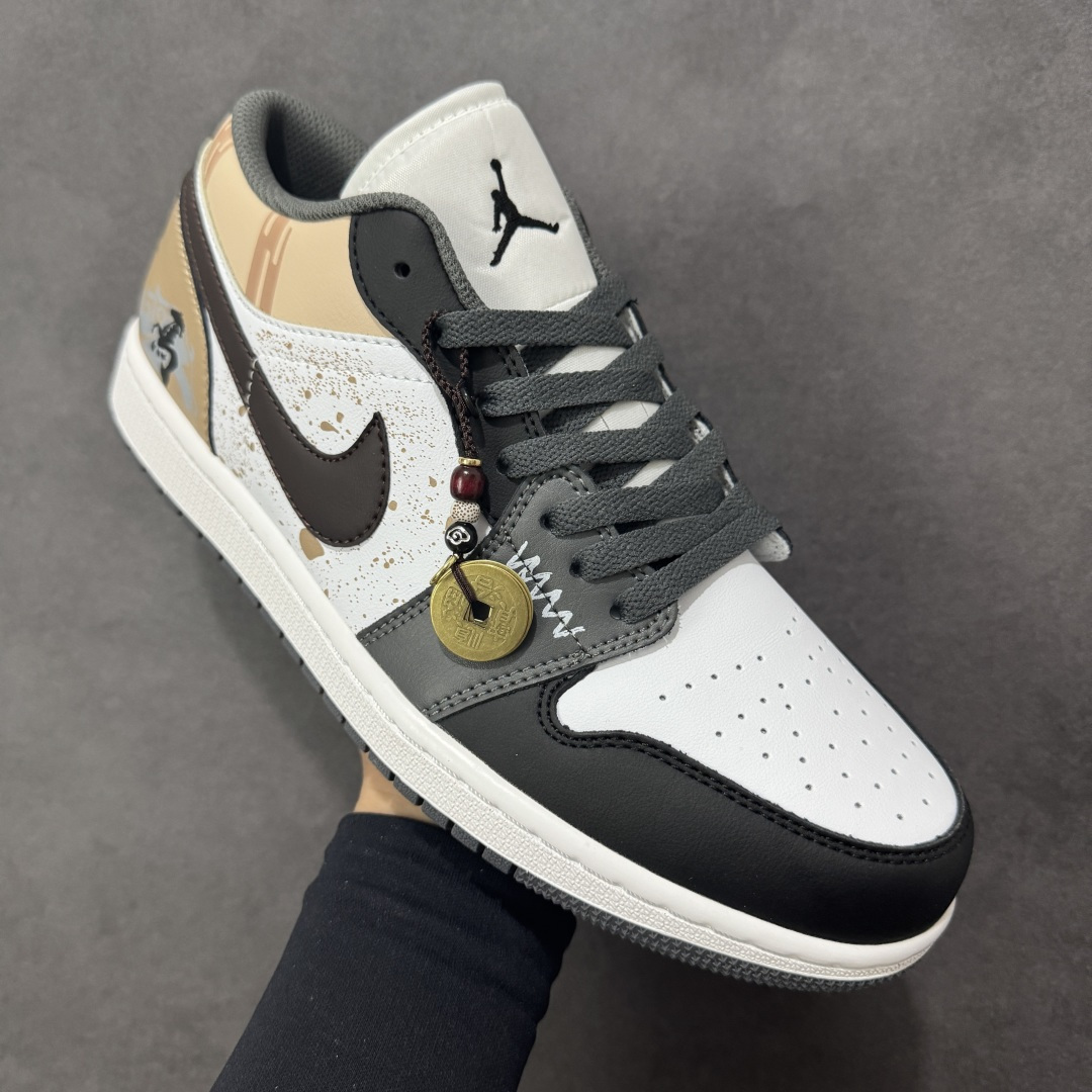图片[3]-【K版】Air Jordan 1 Low AJ1 乔1马年限定 低帮文化休闲板鞋 货号：553558-152 尺码：36 36.5 37.5 38 38.5 39 40 40.5 41 42 42.5 43 44 44.5 45 46 编码： DKB240260-选品中心