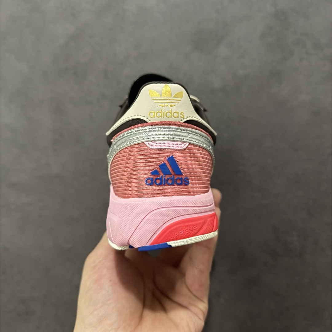 图片[4]-【公司级】Bad Bunny x adidas 以 Adizero SL 72奶油坏痞兔联名 复古休闲运动鞋 Bad Bunny x adidas Adizero SL 72最新合作鞋款，巧妙地将经典设计与现代创新相结合。这款跑鞋融合了经典 SL 72 的复古元素和 Adizero 系列的尖端设计。全鞋采用多层结构打造，并通过华夫格网眼布、麂皮、皮革和灯芯绒等质感材质的拼接，营造极具高级格调的层次视觉；印在足弓处的「Para Bad Bunny」字样则凸显鞋款合作身份。 货号： JP5997 尺码： 36-45 带半码 编码：XSB220230-选品中心