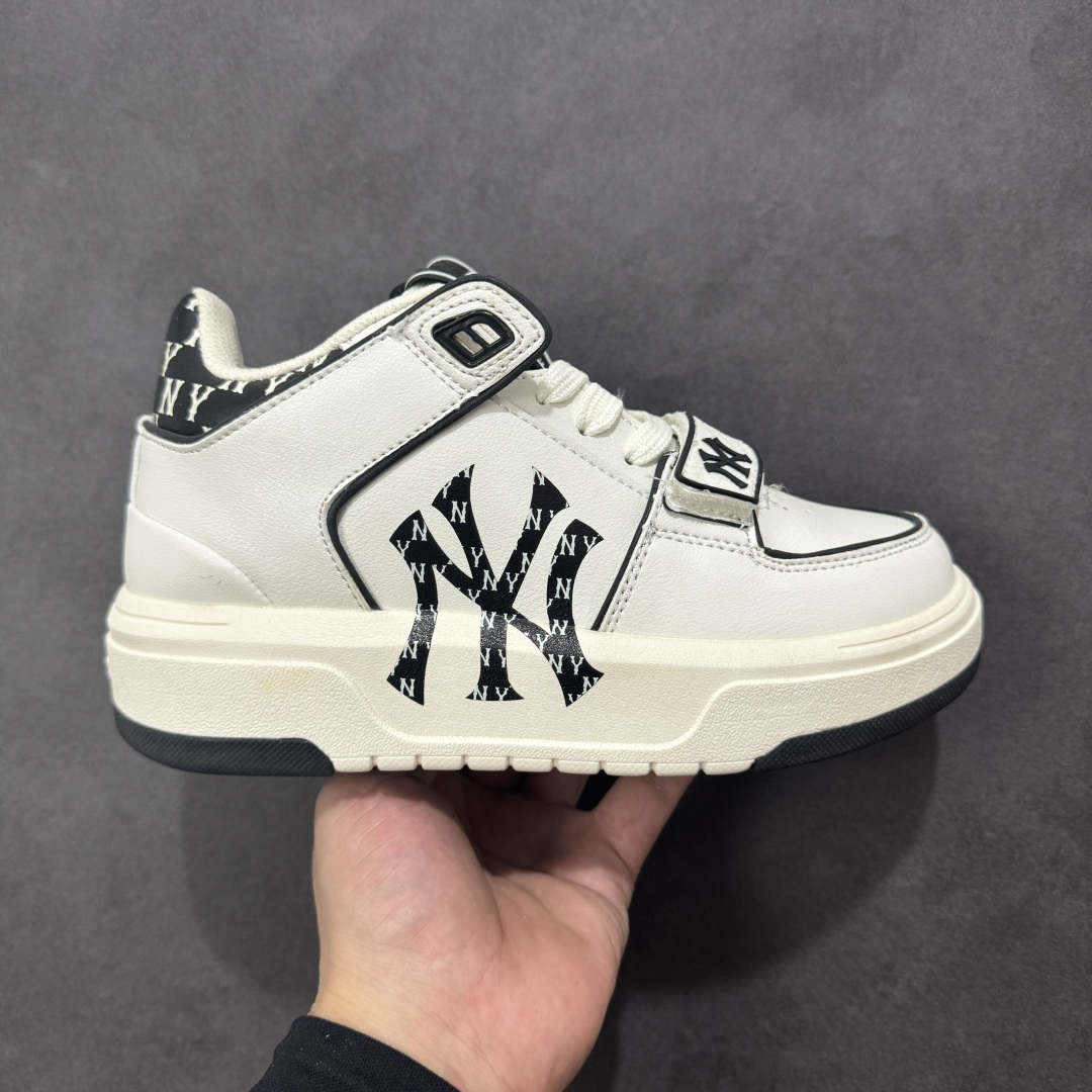 图片[11]-【GQ福利】福利特价MLB Chunky Runner Basic 纽约洋基队二代扣学长鞋 低帮老爹风轻量增高厚底百搭休闲运动板鞋 原楦原纸版开发版型#采用荔枝纹轻量克重纤维移膜皮革面鞋面材质#全新独立5cm厘米外增高轻质发泡中底组合耐磨橡胶外底片！学院穿搭爆款,Korea韩国限定!联乘美国榄球洋基队！ 尺码：36-45-选品中心