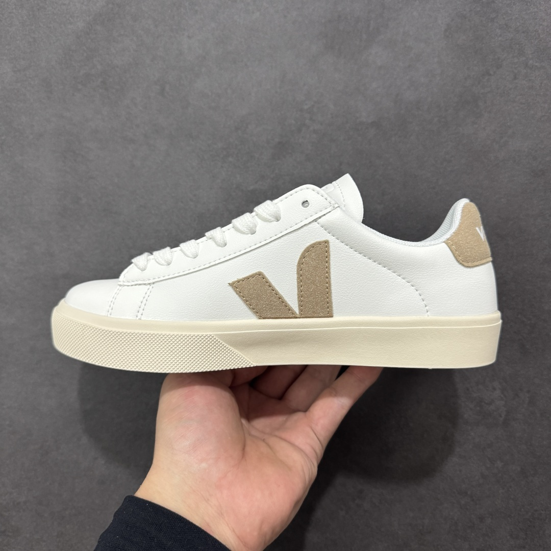 图片[2]-【福利特价】veja Recife Logo CHROMEFREE LEA 法国小众品牌Veja小白鞋 经典小板鞋 增高且有型 妥妥的通勤之王 VEJA始终以绿色地球和低碳运动为宗旨 品牌的所有单品也均用环保材料制作 始终以行动承担对环境的责任 此款VEJA 男女款情侣运动鞋 采用透气皮革鞋面 时尚简约 轻薄舒适 货号： CP0502920B 尺码： 36-45没半码-选品中心