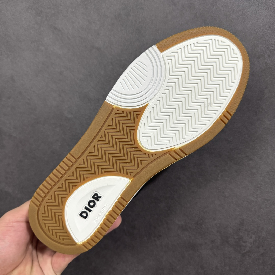 图片[9]-【YH版本】DIOR B27 Low \’Dior Oblique Galaxy 迪奥 低帮 黑色 牛皮织物徽标印花低邦休闲板鞋 这款B27低帮运动鞋是该系列新品，延续Dior的经典款式。采用灰色光滑牛皮革精心制作，侧面饰以米色和黑色Obliquex印花镶片；\”CD Lcons\”造型的鞋带孔眼巧妙精致，双色橡胶鞋底、后侧鞋口和鞋跟处均带有品牌标志性细节，提升格调。时尚百搭，可为各式造型增光添彩。 货号：3SN272ZIR16536 尺码：38 39 40 41 42 43 44 45 46 编码：XSB270280-选品中心