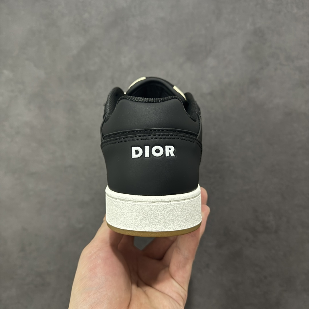 图片[4]-【YH版本】DIOR B27 Low \’Dior Oblique Galaxy 迪奥 低帮 黑色 牛皮织物徽标印花低邦休闲板鞋 这款B27低帮运动鞋是该系列新品，延续Dior的经典款式。采用灰色光滑牛皮革精心制作，侧面饰以米色和黑色Obliquex印花镶片；\”CD Lcons\”造型的鞋带孔眼巧妙精致，双色橡胶鞋底、后侧鞋口和鞋跟处均带有品牌标志性细节，提升格调。时尚百搭，可为各式造型增光添彩。 货号：3SN272ZIR16536 尺码：38 39 40 41 42 43 44 45 46 编码：XSB270280-选品中心
