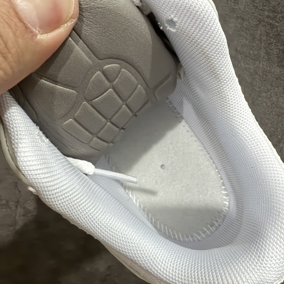 图片[8]-【顶级芯片版】Nike Air Max 90 舒适 复古 合成革减震防滑透气 低帮 休闲跑步鞋 白蓝 FZ7186-100 鞋舌标可扫码 海外欧州过验版 原纸版原楦头 顶级90款问市 开发数月 原版开发 多道QC质检 鞋型完美复刻 原厂级别工艺 正确色卡 正确气垫蓝光 正确大底 独家私模 采用进口头层牛皮拼接 定位高端市场 行业标杆工艺 尺码：40 40.5 41 42 42.5 43 44 44.5 45 46-选品中心