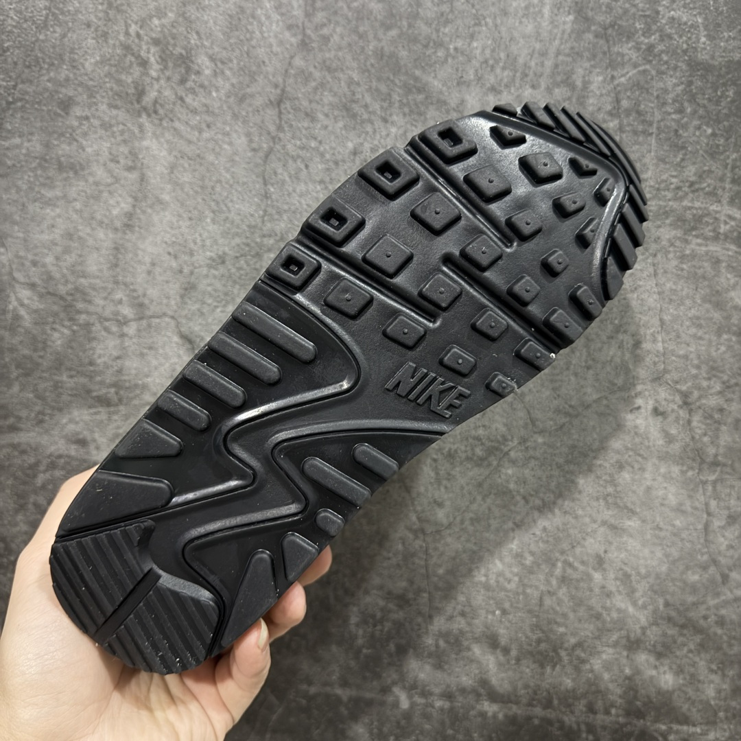 图片[9]-【顶级芯片版】Nike Air Max 90 舒适 复古 合成革减震防滑透气 低帮 休闲跑步鞋 全黑纯黑 CN8490-003 鞋舌标可扫码 海外欧州过验版 原纸版原楦头 顶级90款问市 开发数月 原版开发 多道QC质检 鞋型完美复刻 原厂级别工艺 正确色卡 正确气垫蓝光 正确大底 独家私模 采用进口头层牛皮拼接 定位高端市场 行业标杆工艺 尺码：40 40.5 41 42 42.5 43 44 44.5 45 46-选品中心