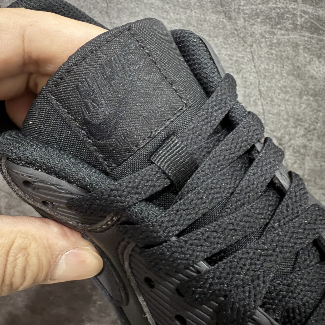 图片[6]-【顶级芯片版】Nike Air Max 90 舒适 复古 合成革减震防滑透气 低帮 休闲跑步鞋 全黑纯黑 CN8490-003 鞋舌标可扫码 海外欧州过验版 原纸版原楦头 顶级90款问市 开发数月 原版开发 多道QC质检 鞋型完美复刻 原厂级别工艺 正确色卡 正确气垫蓝光 正确大底 独家私模 采用进口头层牛皮拼接 定位高端市场 行业标杆工艺 尺码：40 40.5 41 42 42.5 43 44 44.5 45 46-选品中心