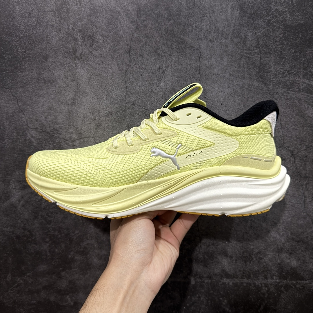 图片[2]-【纯原版】彪马彪破3 PUMA MAGNIFY NITRO 3代 PUMA跑鞋为跑步蓄 能，功能性和美观性兼备。搭载 PUMA NITRO 氮气中底，具备轻量与高缓冲回弹特性，打造柔软舒适脚感。以简约流畅的线条勾勒 PUMA 跑道，为鞋款增添一抹灵动气质。 鞋面 采用轻量化高弹织物鞋面，上脚透气舒适包覆，还确保了耐穿性和支撑性助力急速畅跑 中底 超临界NITRO氮气中底结合厚底轮廓舒适缓震，提供能力反馈，轻便柔软 跑步通勤皆可 鞋侧 PUMA 流线型跑道以明亮色彩呈现，勾勒活力运动美学 外底 采用 PUMAGRIP橡胶大底，止滑耐磨赋予跑者灵活自如的运动体验 货号 311046-05 尺码 36 37 37.5 38 38.5 39 40 40.5 41 42 42.5 43 44 44.5 45-选品中心