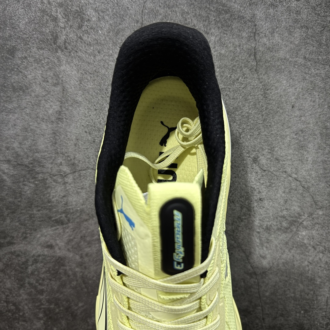 图片[8]-【纯原版】彪马彪破3 PUMA MAGNIFY NITRO 3代 PUMA跑鞋为跑步蓄 能，功能性和美观性兼备。搭载 PUMA NITRO 氮气中底，具备轻量与高缓冲回弹特性，打造柔软舒适脚感。以简约流畅的线条勾勒 PUMA 跑道，为鞋款增添一抹灵动气质。 鞋面 采用轻量化高弹织物鞋面，上脚透气舒适包覆，还确保了耐穿性和支撑性助力急速畅跑 中底 超临界NITRO氮气中底结合厚底轮廓舒适缓震，提供能力反馈，轻便柔软 跑步通勤皆可 鞋侧 PUMA 流线型跑道以明亮色彩呈现，勾勒活力运动美学 外底 采用 PUMAGRIP橡胶大底，止滑耐磨赋予跑者灵活自如的运动体验 货号 311046-05 尺码 36 37 37.5 38 38.5 39 40 40.5 41 42 42.5 43 44 44.5 45-选品中心