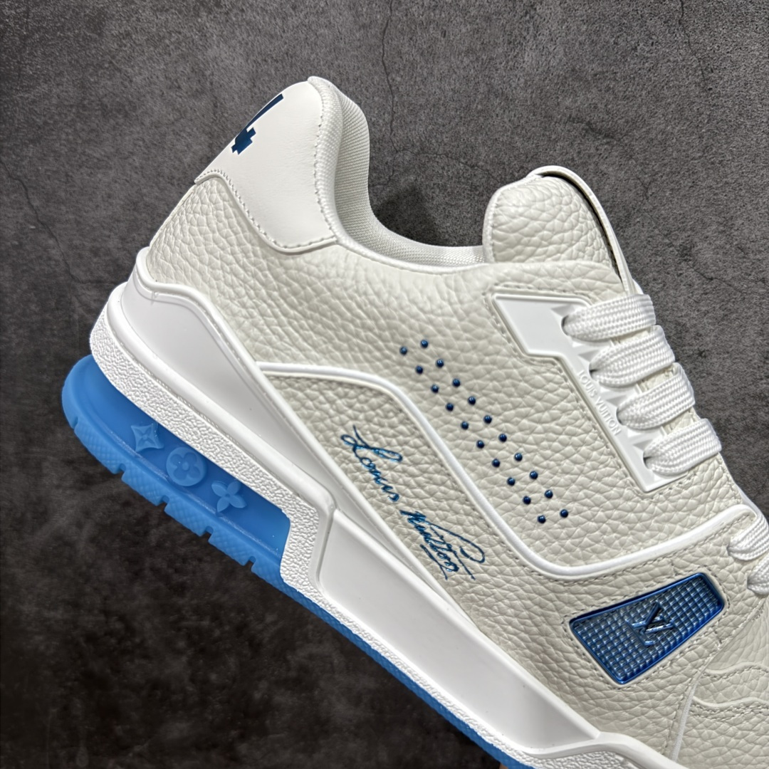 图片[7]-【天花板/Goat版】 市场最强版 没有之一的存在💪🏻 Louis Vuitton LV Trainer 系列全新版上架 手里有正品的可以对比下🆚懂货的看细节‼️ 此版品质是市场从未达到的新高度！ 整体版型 皮料 牛仔布的色差 压花纹路清晰度 后跟版型等等 都可以自行对比[机智]吊打市场所有货，怒甩十条街的那种，直接来正品对比图🆚，欢迎拿市场各大工厂的货来对比！ 尺码：35-45码-选品中心