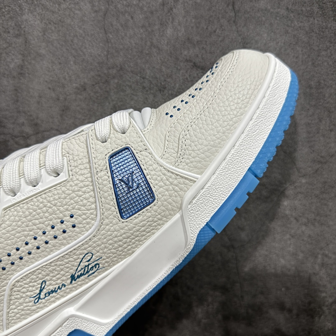 图片[6]-【天花板/Goat版】 市场最强版 没有之一的存在💪🏻 Louis Vuitton LV Trainer 系列全新版上架 手里有正品的可以对比下🆚懂货的看细节‼️ 此版品质是市场从未达到的新高度！ 整体版型 皮料 牛仔布的色差 压花纹路清晰度 后跟版型等等 都可以自行对比[机智]吊打市场所有货，怒甩十条街的那种，直接来正品对比图🆚，欢迎拿市场各大工厂的货来对比！ 尺码：35-45码-选品中心