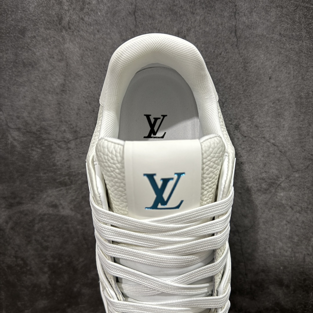 图片[8]-【天花板/Goat版】 市场最强版 没有之一的存在💪🏻 Louis Vuitton LV Trainer 系列全新版上架 手里有正品的可以对比下🆚懂货的看细节‼️ 此版品质是市场从未达到的新高度！ 整体版型 皮料 牛仔布的色差 压花纹路清晰度 后跟版型等等 都可以自行对比[机智]吊打市场所有货，怒甩十条街的那种，直接来正品对比图🆚，欢迎拿市场各大工厂的货来对比！ 尺码：35-45码-选品中心