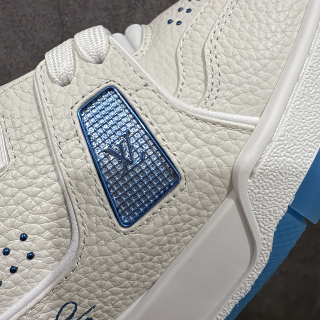 图片[4]-【天花板/Goat版】 市场最强版 没有之一的存在💪🏻 Louis Vuitton LV Trainer 系列全新版上架 手里有正品的可以对比下🆚懂货的看细节‼️ 此版品质是市场从未达到的新高度！ 整体版型 皮料 牛仔布的色差 压花纹路清晰度 后跟版型等等 都可以自行对比[机智]吊打市场所有货，怒甩十条街的那种，直接来正品对比图🆚，欢迎拿市场各大工厂的货来对比！ 尺码：35-45码-选品中心