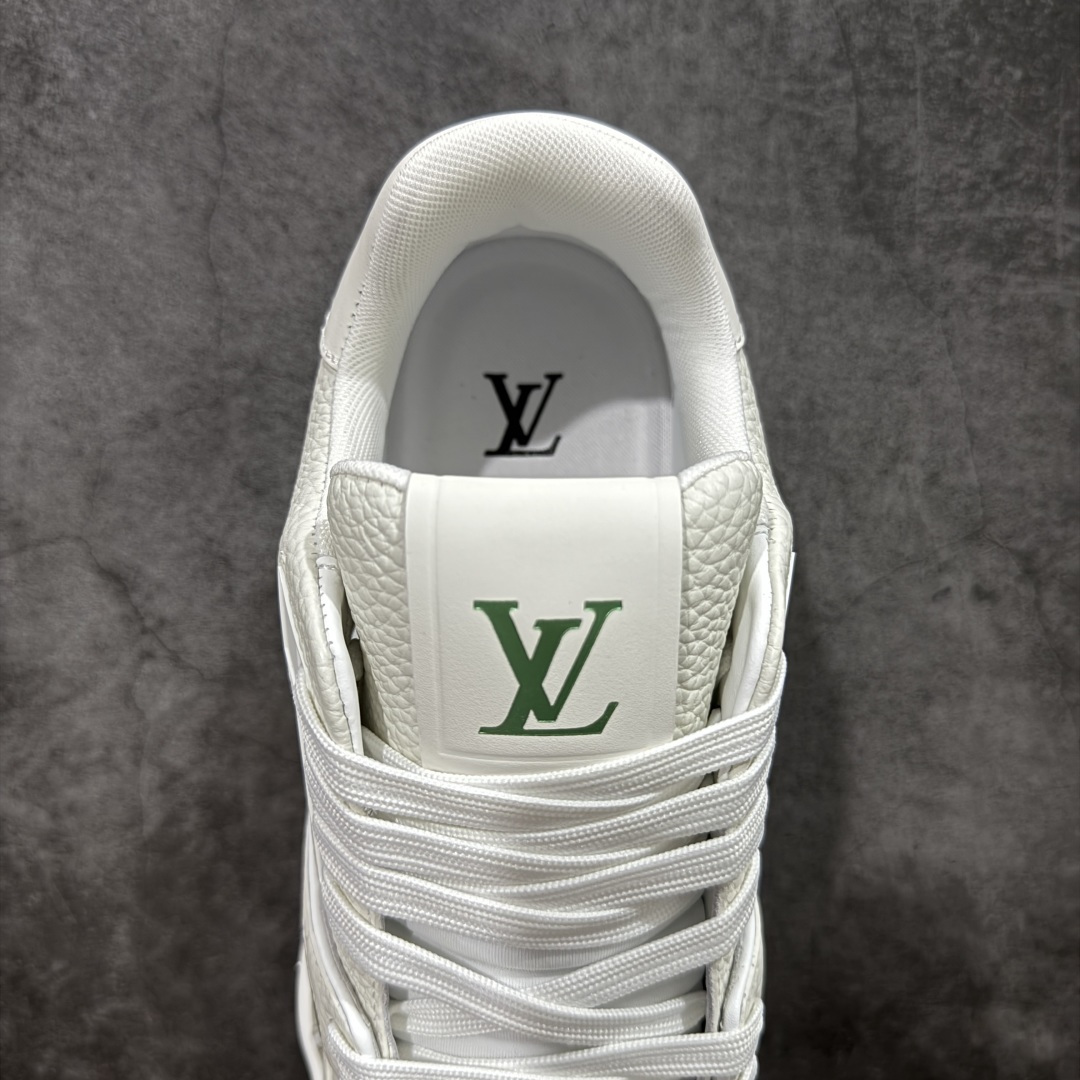 图片[8]-【天花板/Goat版】 市场最强版 没有之一的存在💪🏻 Louis Vuitton LV Trainer 系列全新版上架 手里有正品的可以对比下🆚懂货的看细节‼️ 此版品质是市场从未达到的新高度！ 整体版型 皮料 牛仔布的色差 压花纹路清晰度 后跟版型等等 都可以自行对比[机智]吊打市场所有货，怒甩十条街的那种，直接来正品对比图🆚，欢迎拿市场各大工厂的货来对比！ 尺码：35-45码-选品中心