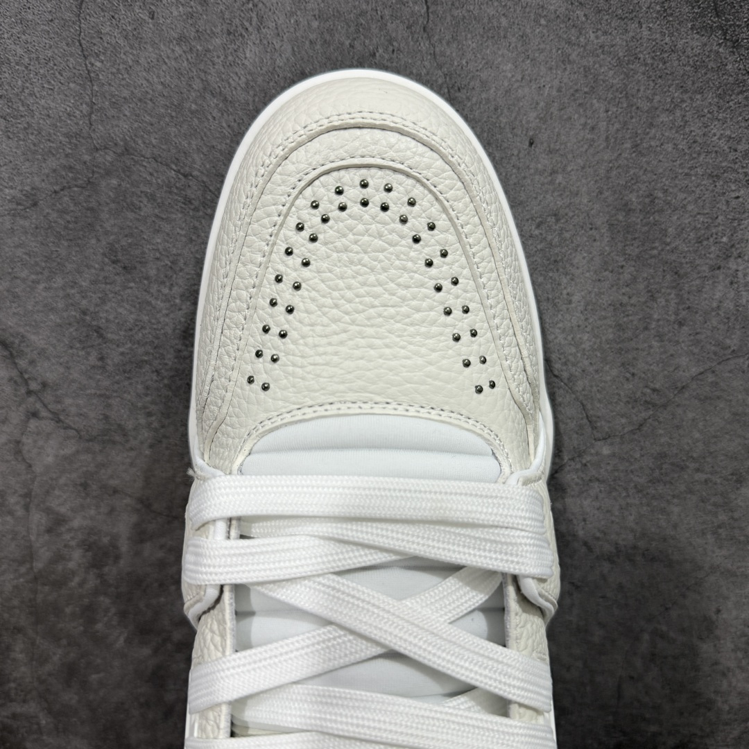 图片[5]-【天花板/Goat版】 市场最强版 没有之一的存在💪🏻 Louis Vuitton LV Trainer 系列全新版上架 手里有正品的可以对比下🆚懂货的看细节‼️ 此版品质是市场从未达到的新高度！ 整体版型 皮料 牛仔布的色差 压花纹路清晰度 后跟版型等等 都可以自行对比[机智]吊打市场所有货，怒甩十条街的那种，直接来正品对比图🆚，欢迎拿市场各大工厂的货来对比！ 尺码：35-45码-选品中心