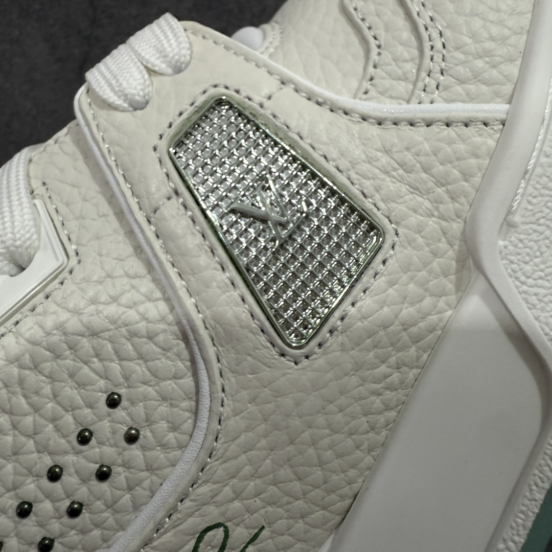 图片[4]-【天花板/Goat版】 市场最强版 没有之一的存在💪🏻 Louis Vuitton LV Trainer 系列全新版上架 手里有正品的可以对比下🆚懂货的看细节‼️ 此版品质是市场从未达到的新高度！ 整体版型 皮料 牛仔布的色差 压花纹路清晰度 后跟版型等等 都可以自行对比[机智]吊打市场所有货，怒甩十条街的那种，直接来正品对比图🆚，欢迎拿市场各大工厂的货来对比！ 尺码：35-45码-选品中心