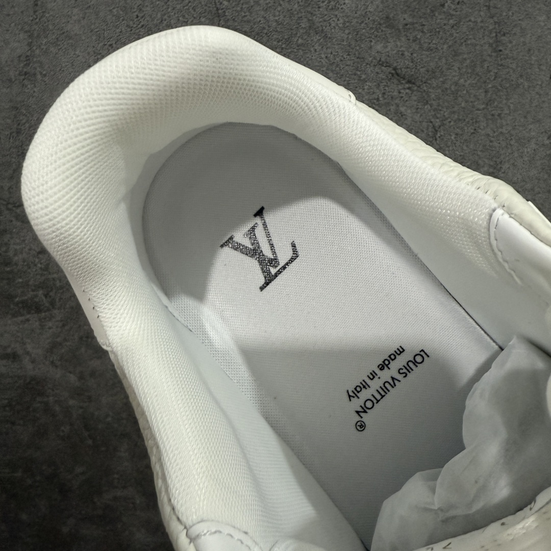 图片[8]-【天花板/Goat版】 市场最强版 没有之一的存在💪🏻 Louis Vuitton LV Trainer 系列全新版上架 手里有正品的可以对比下🆚懂货的看细节‼️ 此版品质是市场从未达到的新高度！ 整体版型 皮料 牛仔布的色差 压花纹路清晰度 后跟版型等等 都可以自行对比[机智]吊打市场所有货，怒甩十条街的那种，直接来正品对比图🆚，欢迎拿市场各大工厂的货来对比！ 尺码：35-45码-选品中心