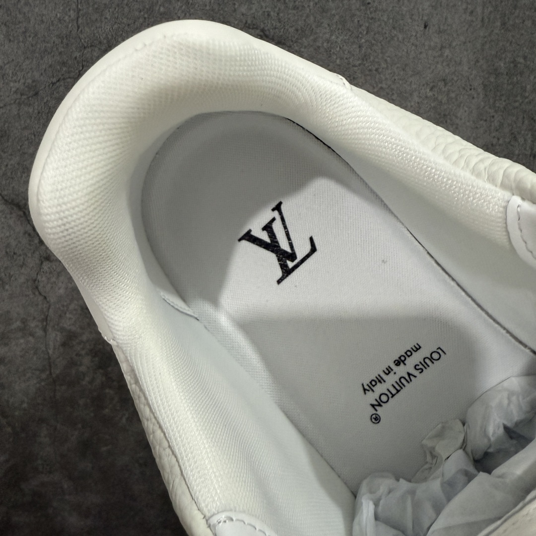 图片[8]-【天花板/Goat版】 市场最强版 没有之一的存在💪🏻 Louis Vuitton LV Trainer 系列全新版上架 手里有正品的可以对比下🆚懂货的看细节‼️ 此版品质是市场从未达到的新高度！ 整体版型 皮料 牛仔布的色差 压花纹路清晰度 后跟版型等等 都可以自行对比[机智]吊打市场所有货，怒甩十条街的那种，直接来正品对比图🆚，欢迎拿市场各大工厂的货来对比！ 尺码：35-45码-选品中心