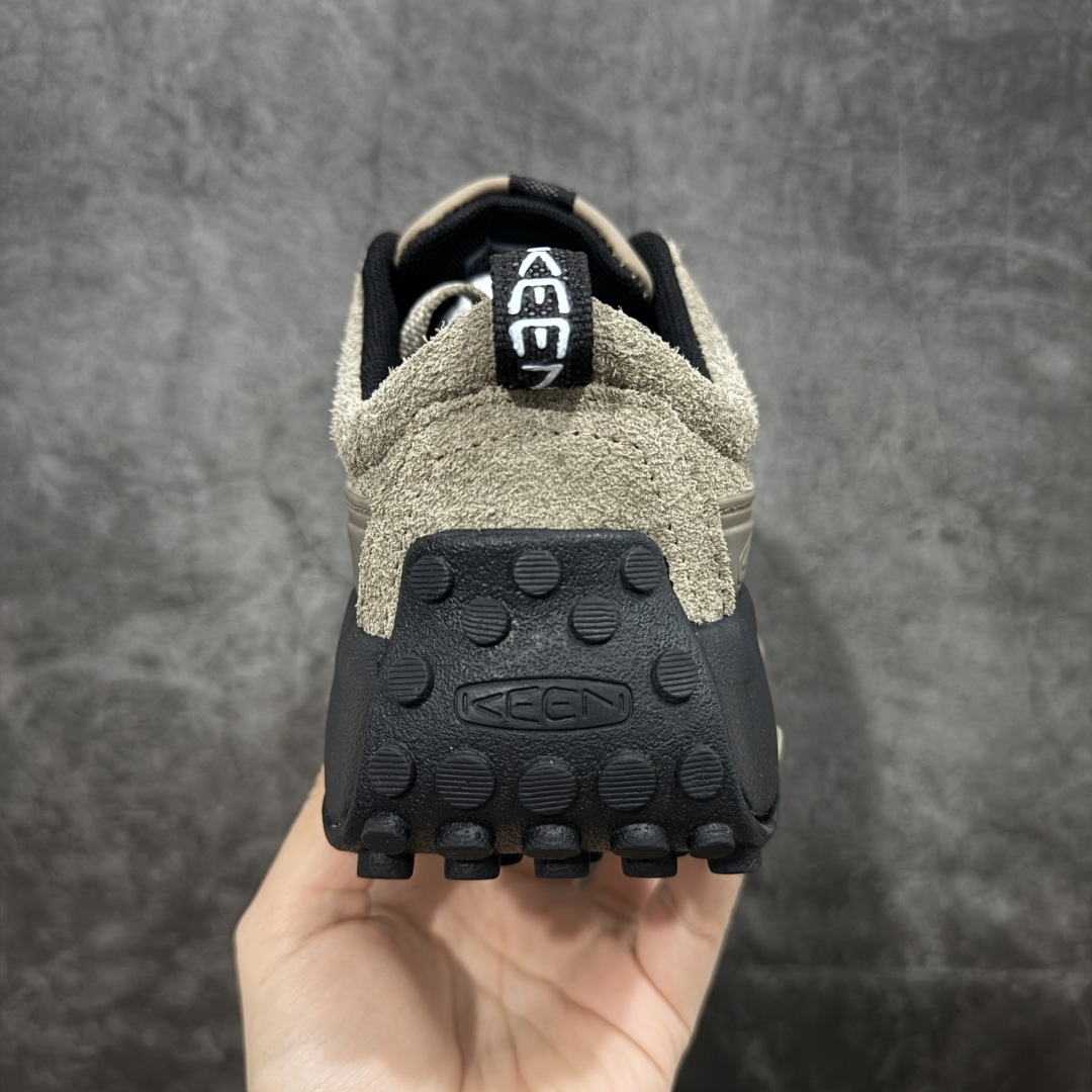 图片[4]-【绿x版本】KEEN Mino 科恩户外徒步山系 皮革透气支撑 低帮跑步鞋 全头层翻毛皮鞋面材质 专业的防滑齿纹大底与稳固护趾设计，无惧山路崎岖，给你踏实的安全感。 独特的复古廓形与温柔色调，瞬间提升OOTD质感，上脚舒适百搭 尺码：35-45-选品中心