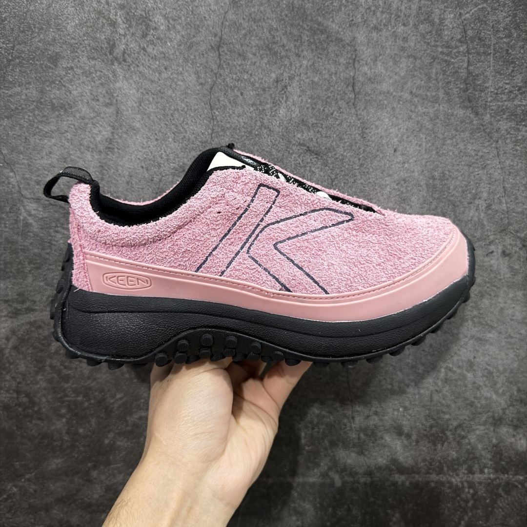 【绿x版本】KEEN Mino 科恩户外徒步山系 皮革透气支撑 低帮跑步鞋 全头层翻毛皮鞋面材质 专业的防滑齿纹大底与稳固护趾设计,无惧山路崎岖,给你踏实的安全感。 独特的复古廓形与温柔色调,瞬间提升OOTD质感,上脚舒适百搭 尺码:35-45-选品中心