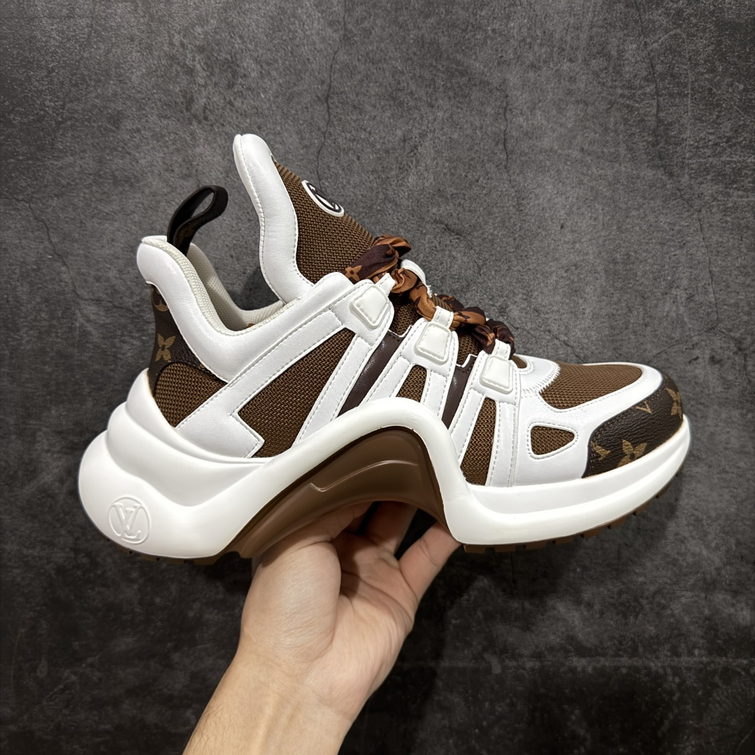 【YS纯原】广奢高端货Louis Vuitton 路易威登LV Archlight Sneakers系列 真皮拼色弓型拱桥底运动鞋 INS炸款 · 米兰走秀风 高奢质感 ✦ 高奢品牌走秀款 · 复古老爹+舞蹈弓型轮廓 ✦ 升级原装5D礼盒+全套原装配件 ✦ 支持NFC感应 · 直接跳转官网 ✦ 头层小牛皮革饰片 · 细节干净利落 ✦ 原厂网面+真皮拼接 · 透气不闷脚 ✦ 独立开发 TPU回弹中底 · 轻量缓震 ✦ 组合 TPR耐磨大底 · 抓地稳、耐穿强 ✦ 超软皮内里+柔软脚垫 · 上脚一秒舒适 尺码:35-39-选品中心