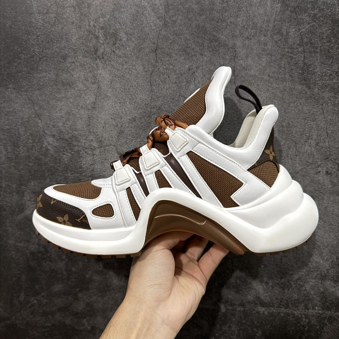 图片[2]-【YS纯原】广奢高端货Louis Vuitton 路易威登LV Archlight Sneakers系列 真皮拼色弓型拱桥底运动鞋 INS炸款 · 米兰走秀风 高奢质感 ✦ 高奢品牌走秀款 · 复古老爹＋舞蹈弓型轮廓 ✦ 升级原装5D礼盒＋全套原装配件 ✦ 支持NFC感应 · 直接跳转官网 ✦ 头层小牛皮革饰片 · 细节干净利落 ✦ 原厂网面＋真皮拼接 · 透气不闷脚 ✦ 独立开发 TPU回弹中底 · 轻量缓震 ✦ 组合 TPR耐磨大底 · 抓地稳、耐穿强 ✦ 超软皮内里＋柔软脚垫 · 上脚一秒舒适 尺码：35-39-选品中心