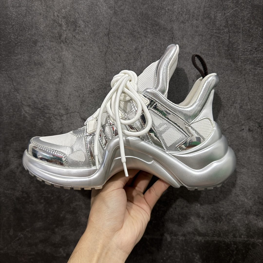图片[2]-【YS纯原】广奢高端货Louis Vuitton 路易威登LV Archlight Sneakers系列 真皮拼色弓型拱桥底运动鞋 INS炸款 · 米兰走秀风 高奢质感 ✦ 高奢品牌走秀款 · 复古老爹＋舞蹈弓型轮廓 ✦ 升级原装5D礼盒＋全套原装配件 ✦ 支持NFC感应 · 直接跳转官网 ✦ 头层小牛皮革饰片 · 细节干净利落 ✦ 原厂网面＋真皮拼接 · 透气不闷脚 ✦ 独立开发 TPU回弹中底 · 轻量缓震 ✦ 组合 TPR耐磨大底 · 抓地稳、耐穿强 ✦ 超软皮内里＋柔软脚垫 · 上脚一秒舒适 尺码：35-39-选品中心