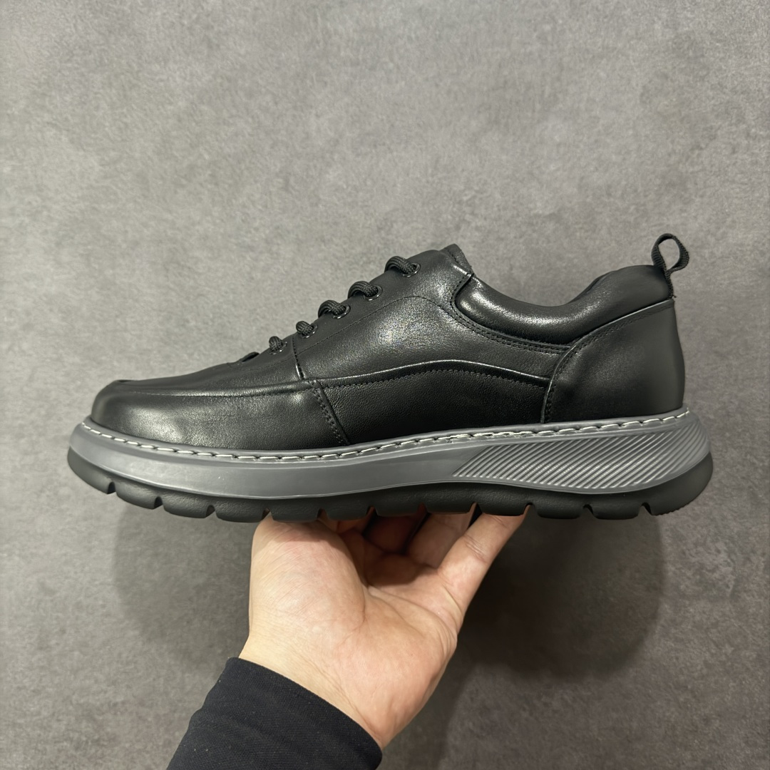 图片[2]-【公司级】ECCO爱步跑步鞋百搭舒适 秋冬新款厚底休闲运动鞋男鞋 灵动系列 黄景瑜同款 品质牛皮鞋面 轻盈柔韧 具有良好的透气性 细腻柔软 简约系带设计 可自由调节松紧 贴合脚型 PU泡沫橡胶大底 抓地力强 具有良好的防滑耐磨性 时尚简约 休闲百搭 货号： 875825 尺码：39 40 41 42 43 44 （皮鞋码）-选品中心