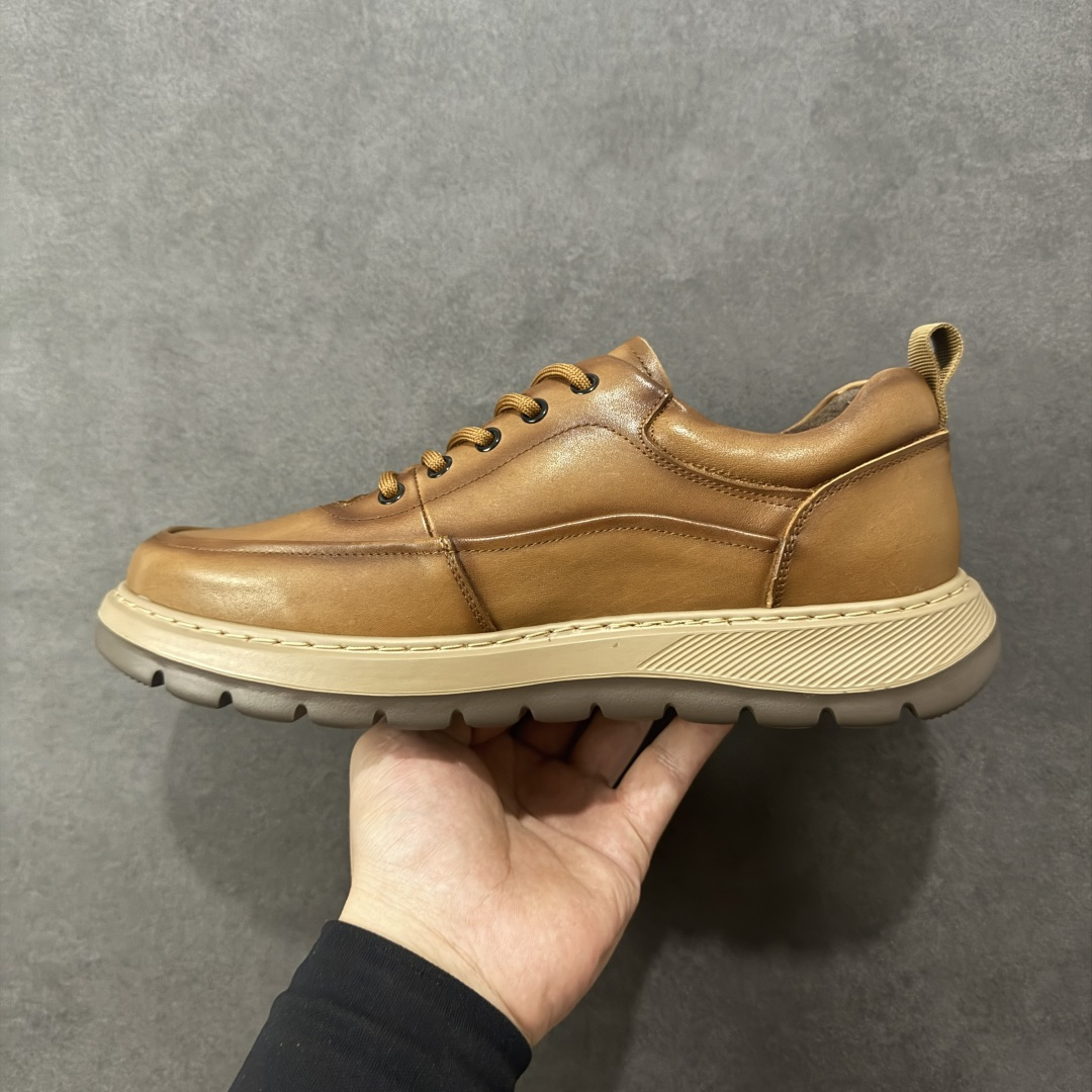 图片[2]-【公司级】ECCO爱步跑步鞋百搭舒适 秋冬新款厚底休闲运动鞋男鞋 灵动系列 黄景瑜同款 品质牛皮鞋面 轻盈柔韧 具有良好的透气性 细腻柔软 简约系带设计 可自由调节松紧 贴合脚型 PU泡沫橡胶大底 抓地力强 具有良好的防滑耐磨性 时尚简约 休闲百搭 货号： 875825 尺码：39 40 41 42 43 44 （皮鞋码）-选品中心