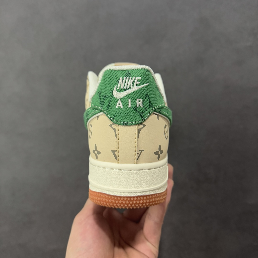 图片[4]-【定制版】NIke Air Force 1 \’07 Low “古驰联名——生胶绿勾”空军一号 低帮 运动鞋 休闲鞋 折边针车 工艺难度大 原楦头原纸板 原装鞋盒 定制五金配件 内置全掌气垫 原厂鞋底 货号：XS1958-627 尺码：36 36.5 37.5 38 38.5 39 40 40.5 41 42 42.5 43 44 44.5 45 编码：HXSA310320-选品中心