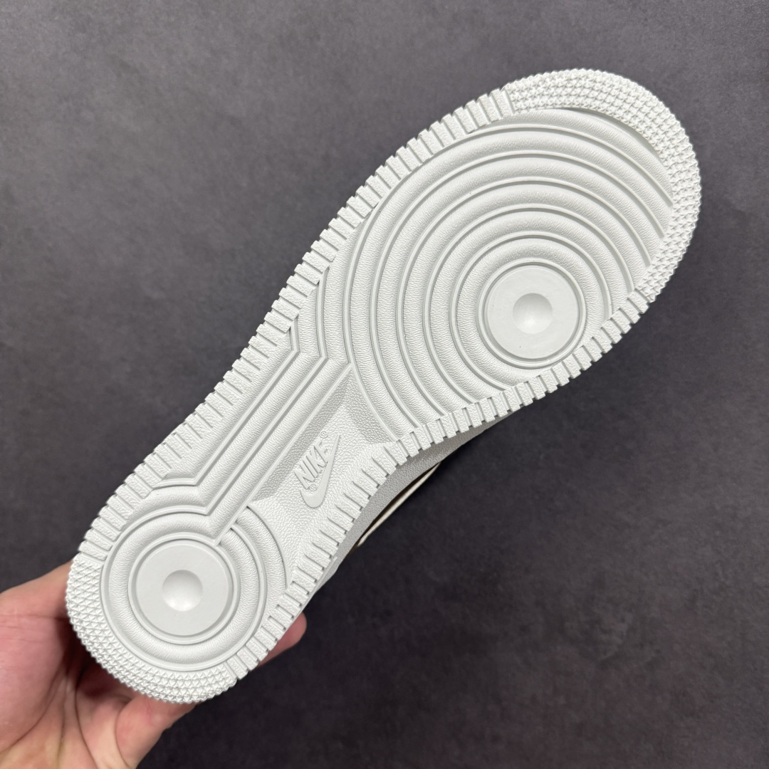 图片[9]-【定制版】Nike Air Force 1\’07 Low 联名 焦糖拿铁 空军低帮休闲板鞋 NH0601-587  #原楦头原纸板 高端定制鞋盒 原厂鞋底 超高清洁度 细节完美  尺码：36 36.5 37.5 38 38.5 39 40 40.5 41 42 42.5 43 44 44.5 45 编码：HXSB310320-选品中心
