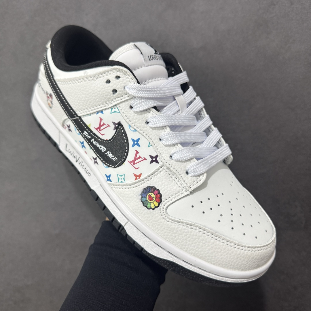 图片[3]-【定制版】NK SB Dunk Low“LV联名——白黑” 高端定制 低帮休闲板鞋 定制鞋盒 Ortholite鞋垫透气防臭 大厂纯原品质出货 超高清洁度 皮料切割干净无任何毛边 细节完美 货号：YF9511-908 尺码： 36 36.5 37.5 38 38.5 39 40 40.5 41 42 42.5 43 44 44.5 45 编码：HXSB330340-选品中心