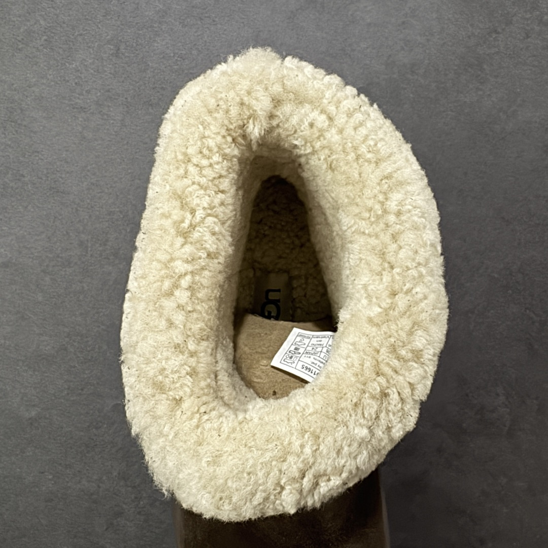 图片[7]-【SP顶级版】 UGG 大土豆女神款秋冬羊皮毛一体雪地靴 1011665 原代工厂隆丰A级真羊毛皮一体完全遵循正平正品，精选A级羊皮毛一体材质，内里毛绒如云朵般包裹双脚，白带恒温属性一寒锁温抗冻，股季透气排湿，让双脚时刻处于干爽舒适的状态，轻量化设计搭配柔韧鞋底，每一步都似踩在软垫上，再加上贴合足型的弧度与足跟支撑，无论是居家休憩,外出通勤还是日常跑腿，全天行走也无负担。 从经典高筒靴到简约拖鞋，从基础中性色到潮流设计，既能与牛仔裤、卫衣打造随性日常，也能搭配裙子、男女同款更能轻松适配情侣穿搭。 优质羊皮毛天生耐磨损，搭配扎实工艺与防水科技加持，能抵御日常磨损与雨雪侵袭。一双穿数年仍能保持柔软质感💪🏻 尺码：35-40-选品中心