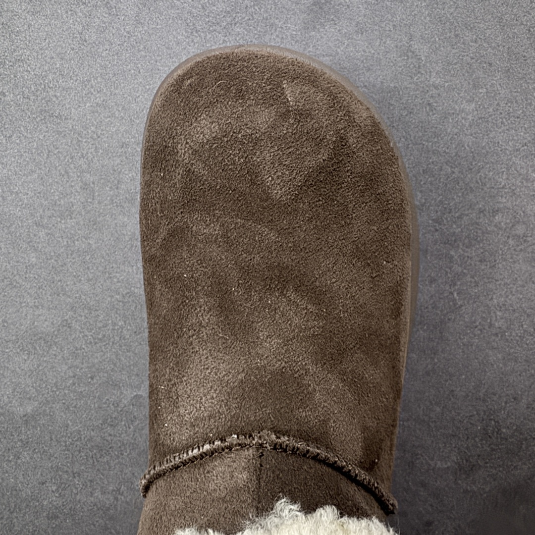 图片[8]-【SP顶级版】 UGG 大土豆女神款秋冬羊皮毛一体雪地靴 1011665 原代工厂隆丰A级真羊毛皮一体完全遵循正平正品，精选A级羊皮毛一体材质，内里毛绒如云朵般包裹双脚，白带恒温属性一寒锁温抗冻，股季透气排湿，让双脚时刻处于干爽舒适的状态，轻量化设计搭配柔韧鞋底，每一步都似踩在软垫上，再加上贴合足型的弧度与足跟支撑，无论是居家休憩,外出通勤还是日常跑腿，全天行走也无负担。 从经典高筒靴到简约拖鞋，从基础中性色到潮流设计，既能与牛仔裤、卫衣打造随性日常，也能搭配裙子、男女同款更能轻松适配情侣穿搭。 优质羊皮毛天生耐磨损，搭配扎实工艺与防水科技加持，能抵御日常磨损与雨雪侵袭。一双穿数年仍能保持柔软质感💪🏻 尺码：35-40-选品中心