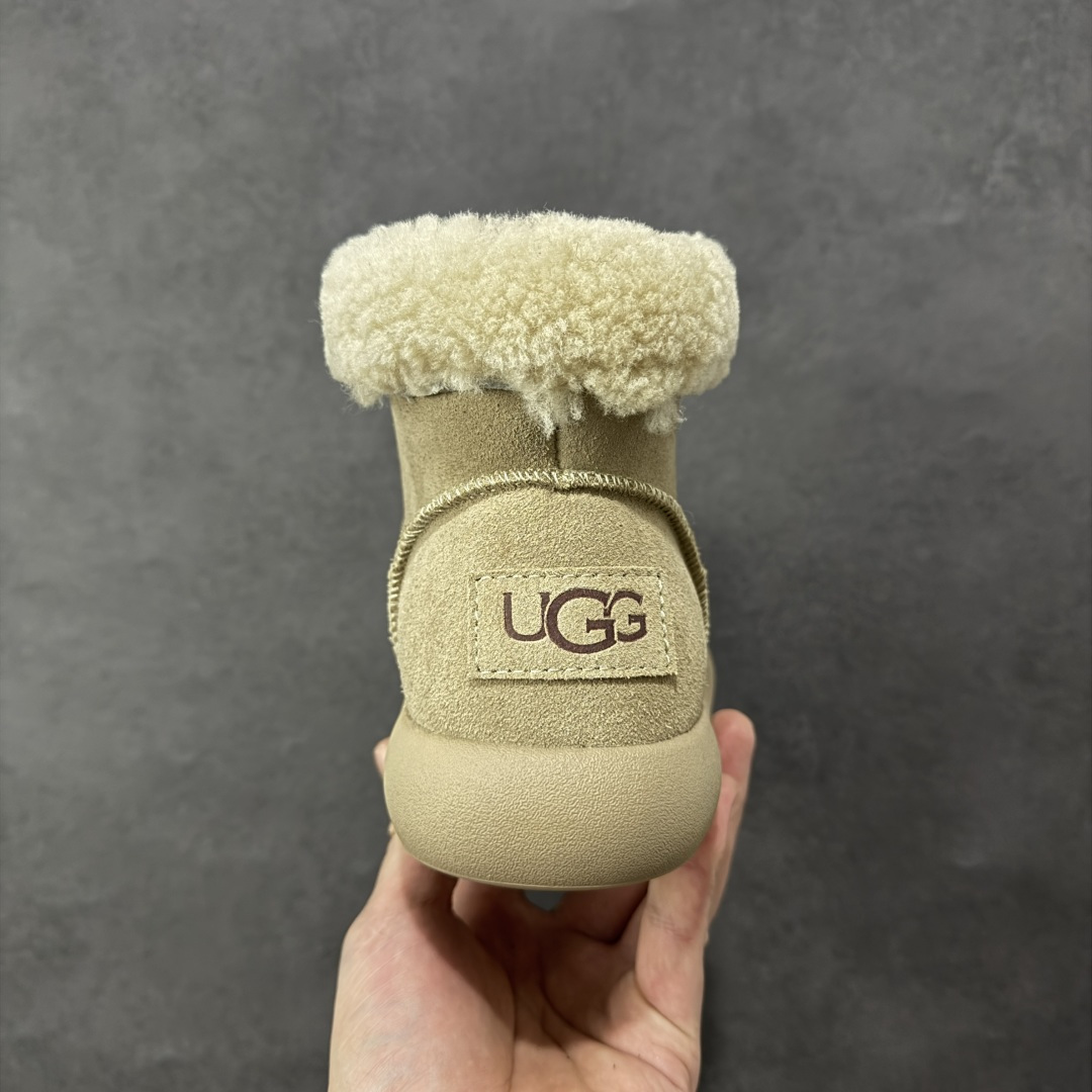 图片[4]-【SP顶级版】 UGG 大土豆女神款秋冬羊皮毛一体雪地靴 1011665 原代工厂隆丰A级真羊毛皮一体完全遵循正平正品，精选A级羊皮毛一体材质，内里毛绒如云朵般包裹双脚，白带恒温属性一寒锁温抗冻，股季透气排湿，让双脚时刻处于干爽舒适的状态，轻量化设计搭配柔韧鞋底，每一步都似踩在软垫上，再加上贴合足型的弧度与足跟支撑，无论是居家休憩,外出通勤还是日常跑腿，全天行走也无负担。 从经典高筒靴到简约拖鞋，从基础中性色到潮流设计，既能与牛仔裤、卫衣打造随性日常，也能搭配裙子、男女同款更能轻松适配情侣穿搭。 优质羊皮毛天生耐磨损，搭配扎实工艺与防水科技加持，能抵御日常磨损与雨雪侵袭。一双穿数年仍能保持柔软质感💪🏻 尺码：35-40-选品中心