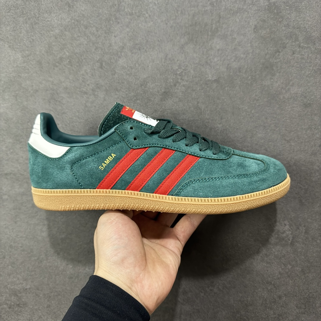 【公司级】Adidas三叶草SAMBA OG 休闲板鞋 性价比天花板 该鞋款鞋面采用多种材料拼接(缝/车线) Superstar系列又备受众多滑板爱好者的青睐 这款Superstar经典鞋 沿用50年来的贝壳鞋头样式 继往开来 采用皮革鞋面和浑厚全包大底设计 烫金徽标伴你在滑板上留下“流星”般绚丽的轨迹 货号: IH6829 尺码: 36 36.5 37.5 38 38.5 39 40 40.5 41 42 42.5 43 44 44.5 45 编码:YQA170180-选品中心
