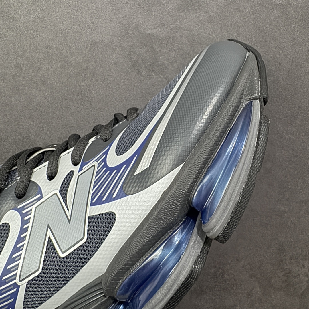 图片[5]-【公司级】New Balance NB2000舒适百搭防滑耐磨 低帮 休闲跑步鞋男女同款，2000款通过无缝流线型鞋面轮廓无疑偏向于前者，通过现代结构实现标志性的分层外观。然而，鞋舌和系带坚持经典的设置，使其保持了一点复古跑步者的美感。中底缓冲单元是争论的话题。侧面有五个不同的ABZORB缓冲垫，每个都有水平折痕，用于弯曲。内侧重复了五吊舱设置，并带有一个暴露的中足板。后跟缓冲在后跟处一分为二，类似于9060的平台的布置方式。 货号：U200015V 尺码：36-46（半）-选品中心