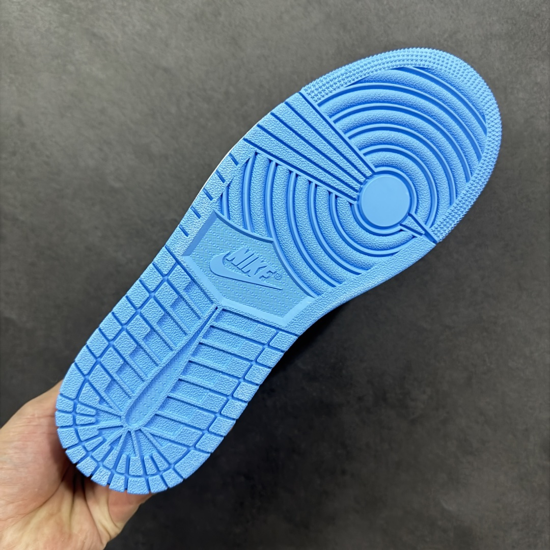 图片[9]-【DG纯原特价】Air Jordan 1 \” University Blue \” AJ1乔1高帮文化篮球鞋 蓝白 DZ5485-400 全新订单出货 高端零售平台外贸专供品质 行业第一梯队大厂出品 原鞋原厂皮料开发打造 完美低趴后仰鞋头 鞋盒钢印 美金外标 原厂竖纹防尘包装纸 整体楦型完美呈现 最大限度还原公司正品 尺码：36-47.5 编码：JNB290300-选品中心