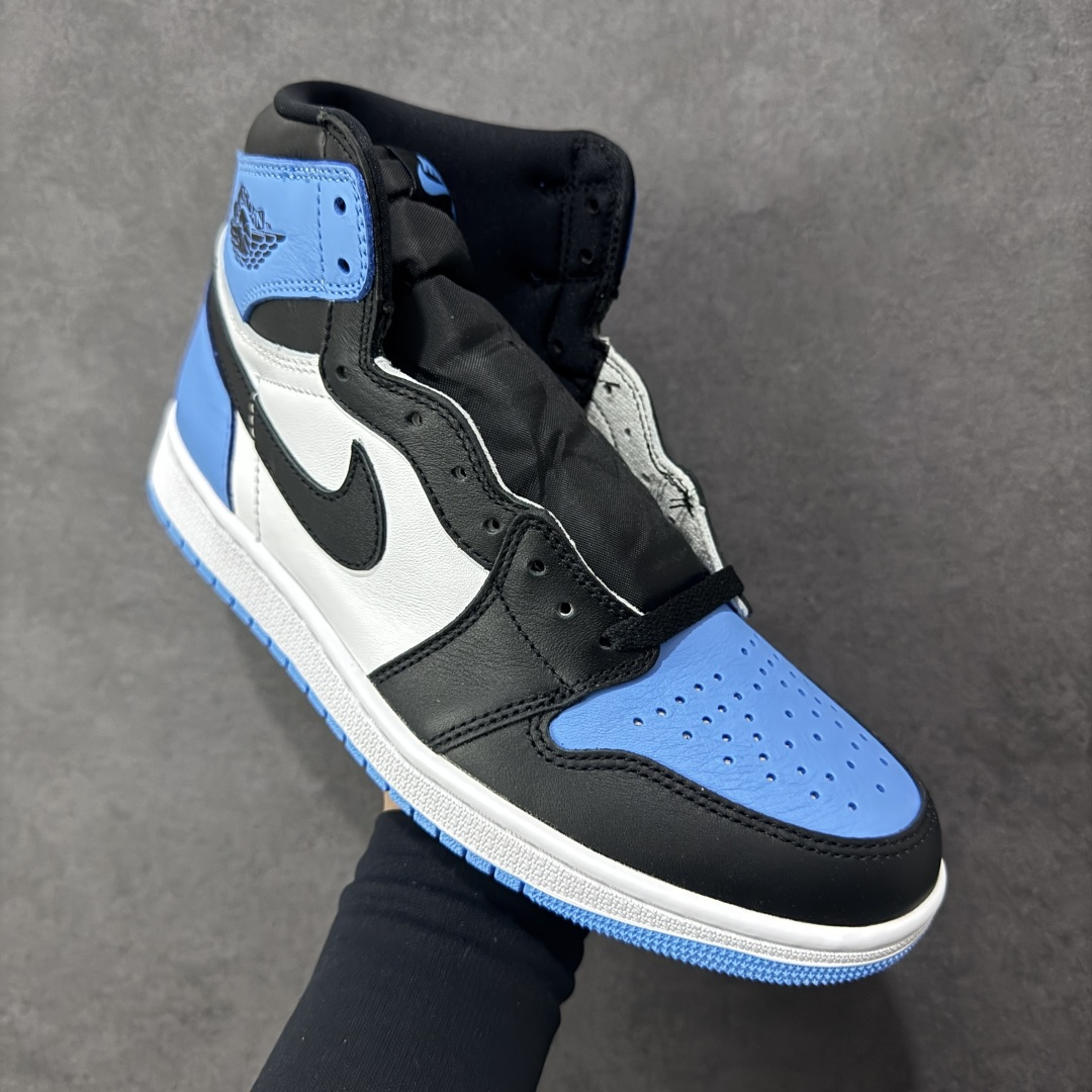 图片[3]-【DG纯原特价】Air Jordan 1 \” University Blue \” AJ1乔1高帮文化篮球鞋 蓝白 DZ5485-400 全新订单出货 高端零售平台外贸专供品质 行业第一梯队大厂出品 原鞋原厂皮料开发打造 完美低趴后仰鞋头 鞋盒钢印 美金外标 原厂竖纹防尘包装纸 整体楦型完美呈现 最大限度还原公司正品 尺码：36-47.5 编码：JNB290300-选品中心