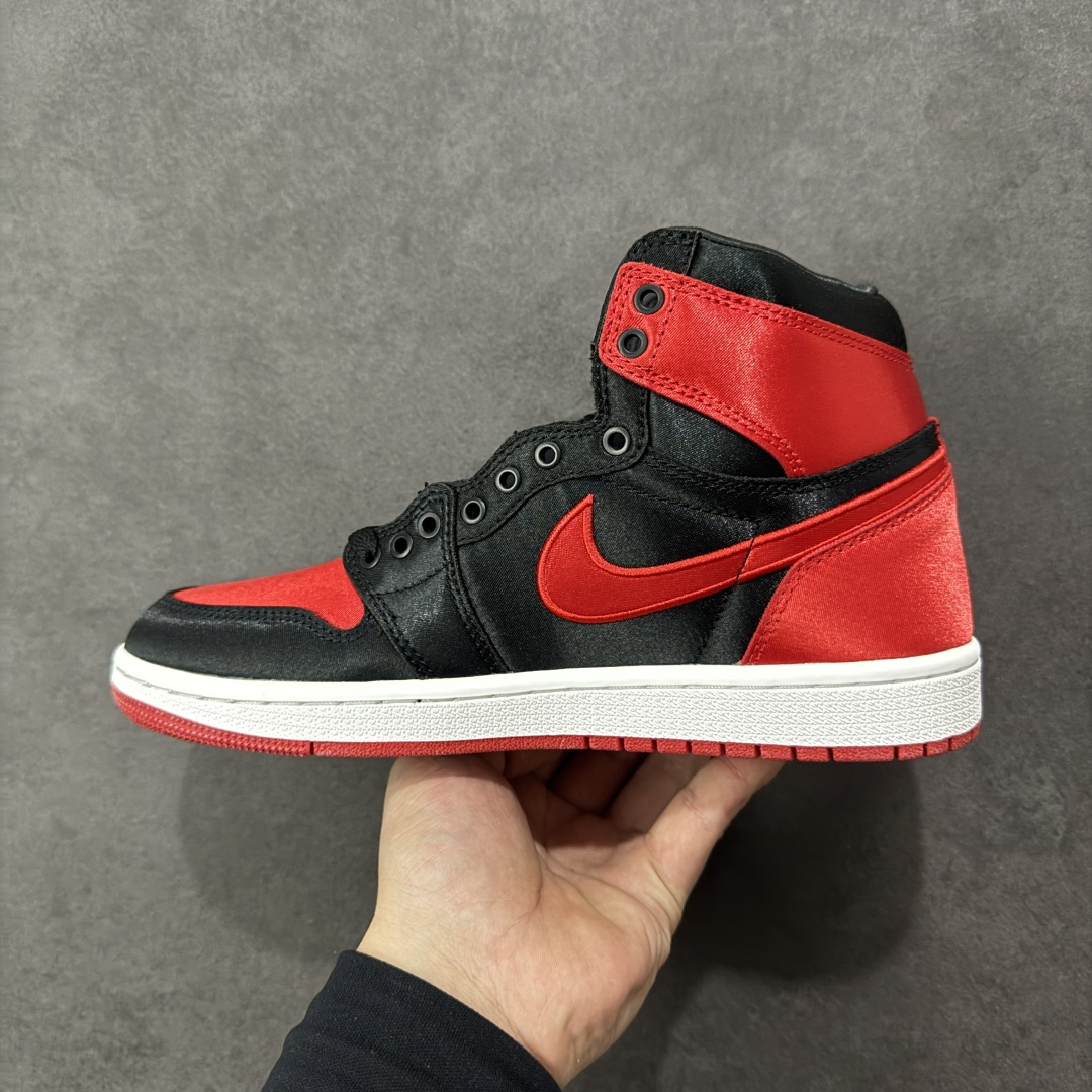 图片[2]-【DG纯原特价】Air Jordan 1 \” University Blue \” AJ1乔1高帮文化篮球鞋 黑红 FD4810-061 全新订单出货 高端零售平台外贸专供品质 行业第一梯队大厂出品 原鞋原厂皮料开发打造 完美低趴后仰鞋头 鞋盒钢印 美金外标 原厂竖纹防尘包装纸 整体楦型完美呈现 最大限度还原公司正品 尺码：36-47.5 编码：JNB290300-选品中心