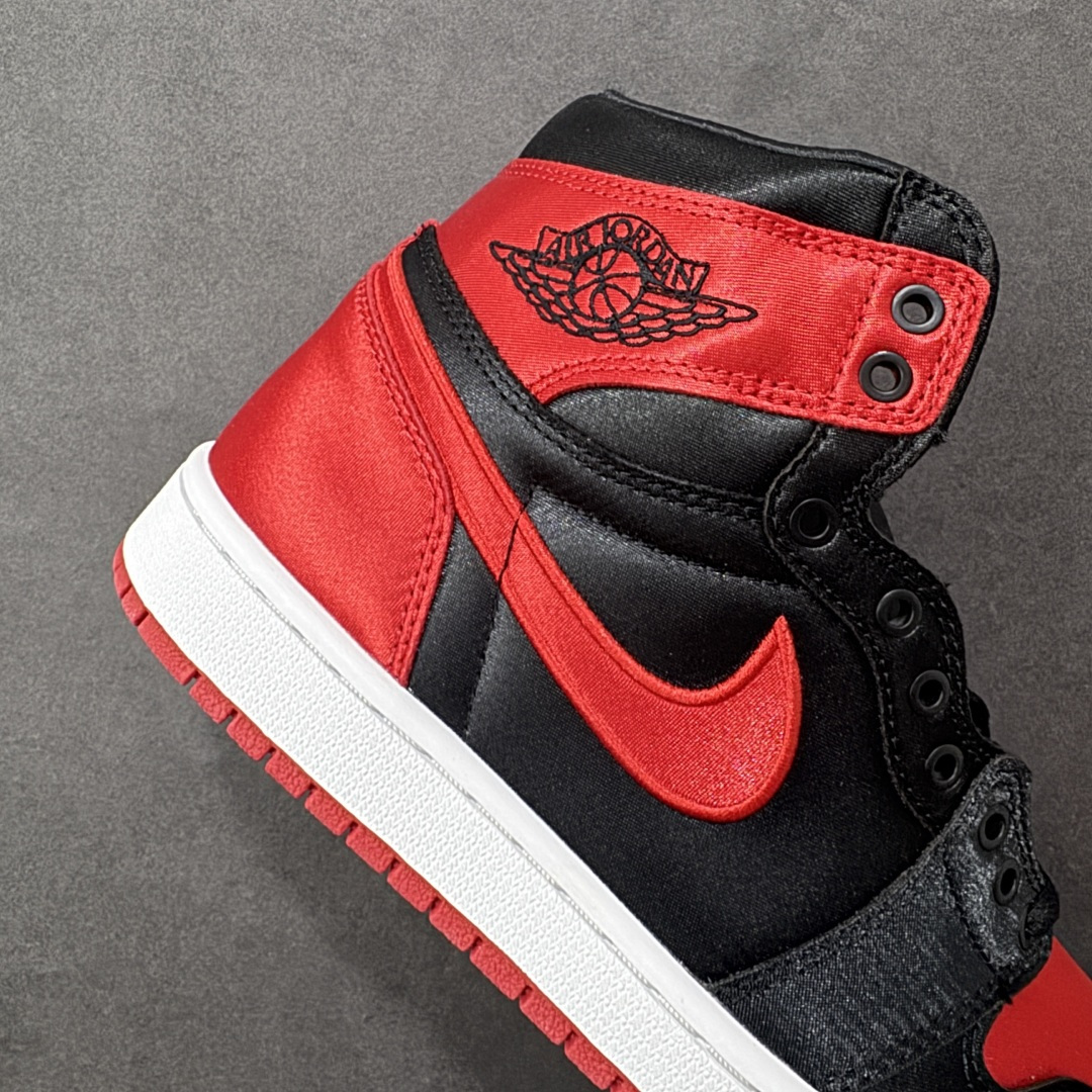 图片[6]-【DG纯原特价】Air Jordan 1 \” University Blue \” AJ1乔1高帮文化篮球鞋 黑红 FD4810-061 全新订单出货 高端零售平台外贸专供品质 行业第一梯队大厂出品 原鞋原厂皮料开发打造 完美低趴后仰鞋头 鞋盒钢印 美金外标 原厂竖纹防尘包装纸 整体楦型完美呈现 最大限度还原公司正品 尺码：36-47.5 编码：JNB290300-选品中心