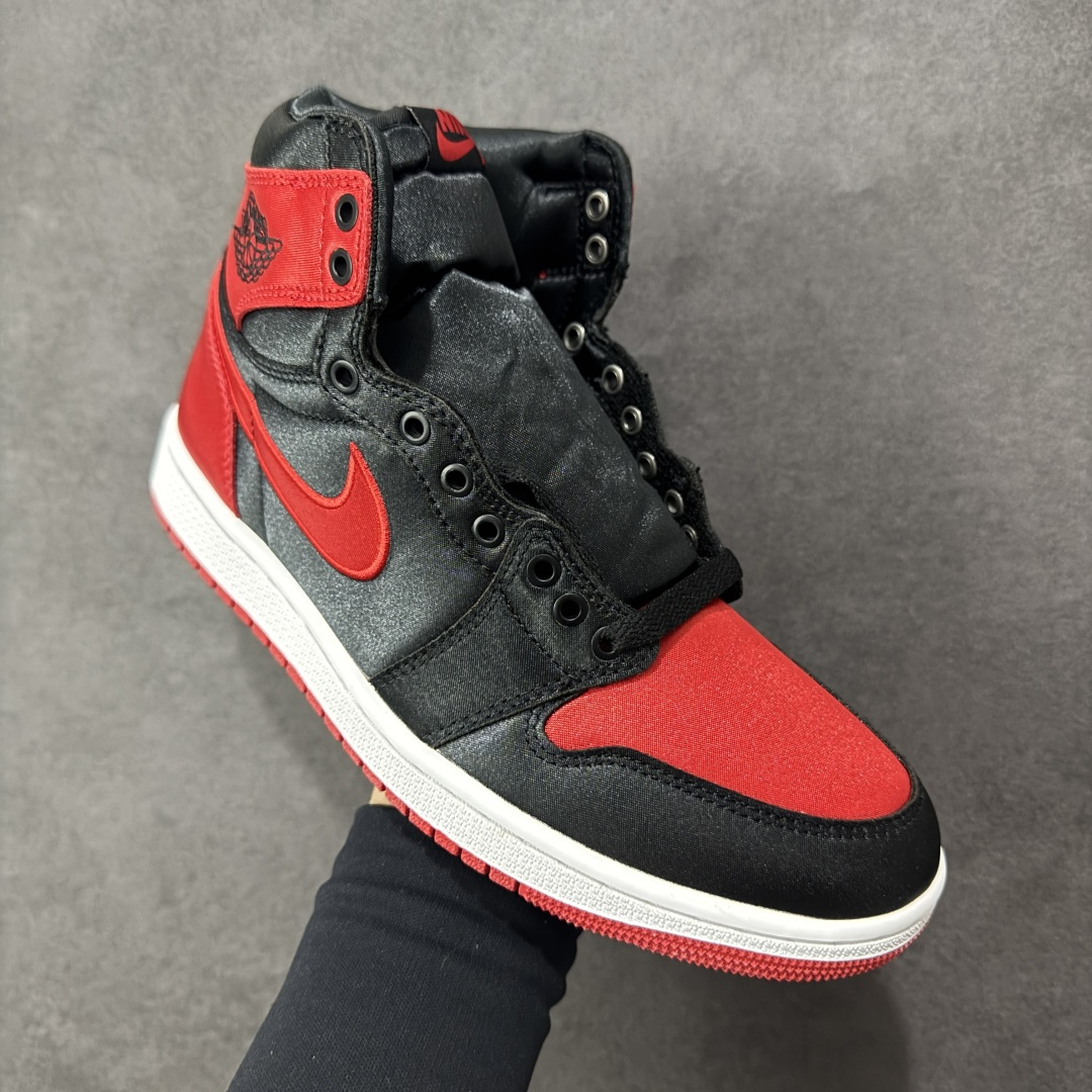 图片[3]-【DG纯原特价】Air Jordan 1 \” University Blue \” AJ1乔1高帮文化篮球鞋 黑红 FD4810-061 全新订单出货 高端零售平台外贸专供品质 行业第一梯队大厂出品 原鞋原厂皮料开发打造 完美低趴后仰鞋头 鞋盒钢印 美金外标 原厂竖纹防尘包装纸 整体楦型完美呈现 最大限度还原公司正品 尺码：36-47.5 编码：JNB290300-选品中心