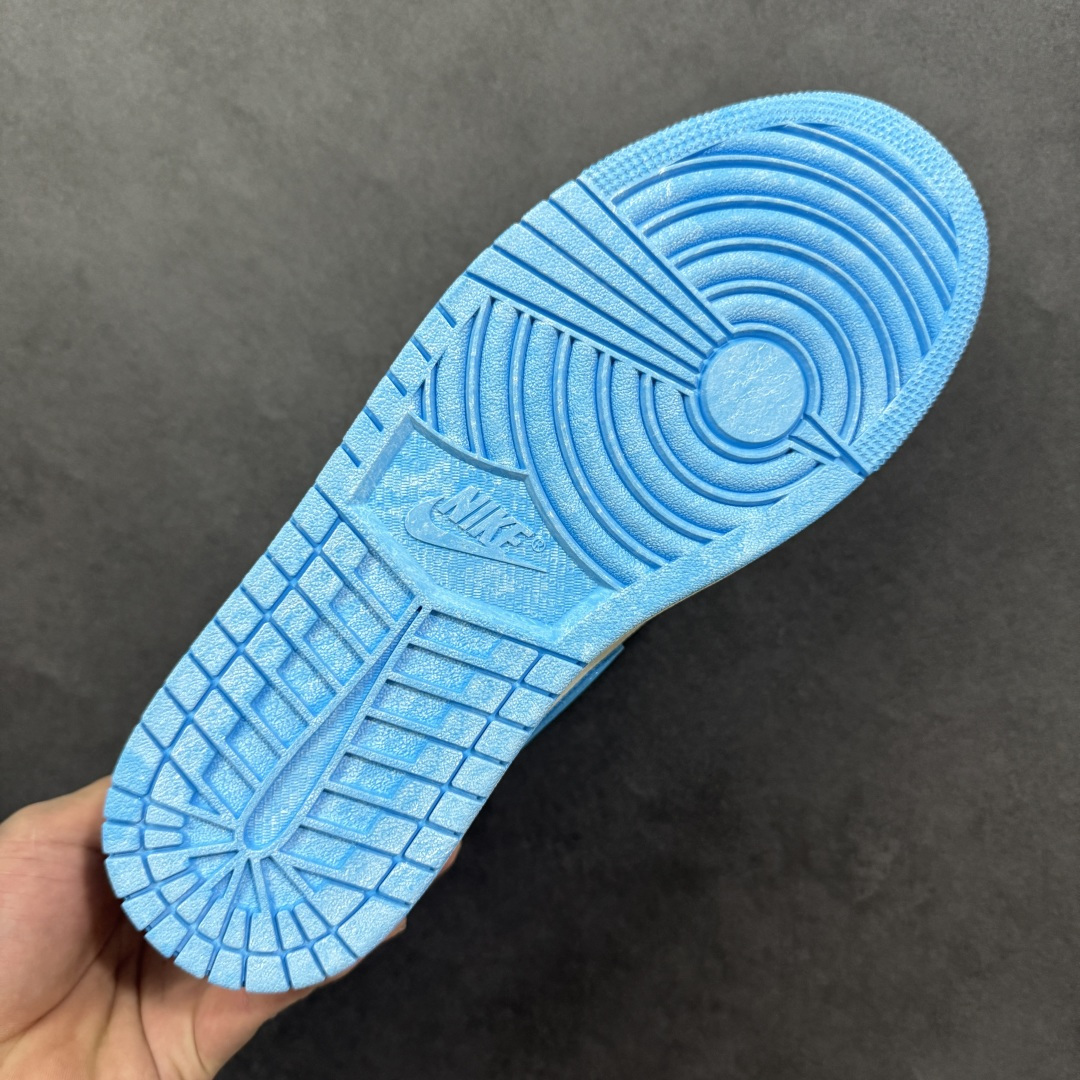 图片[9]-【DG纯原特价】Air Jordan 1 \” University Blue \” AJ1乔1高帮文化篮球鞋 DZ5485-402 全新订单出货 高端零售平台外贸专供品质 行业第一梯队大厂出品 原鞋原厂皮料开发打造 完美低趴后仰鞋头 鞋盒钢印 美金外标 原厂竖纹防尘包装纸 整体楦型完美呈现 最大限度还原公司正品 尺码：36-47.5 编码：JNB290300-选品中心