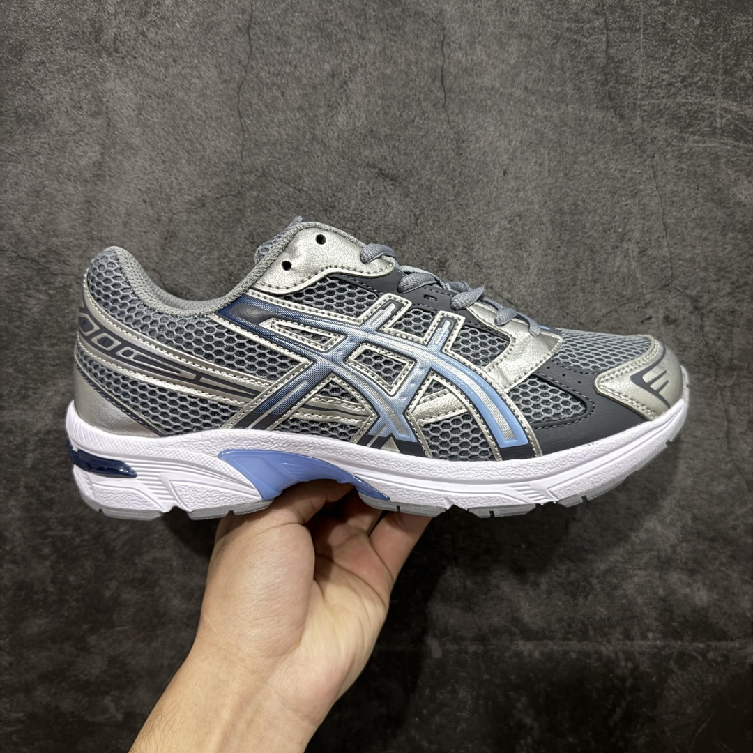 【公司级】ASICS 亚瑟士 新款情侣健步减震复古鞋GEL-1130 男女时尚透气运动潮流耐磨休闲鞋 。选用网眼与皮革相接，复古而富有层次感。网布搭配金属感线条，虎爪 Logo 加入配色点缀，加深复古时尚美感。Ortholite 鞋垫+搭载着 GEL 缓震胶的鞋底，同时辅以耐磨大底提供良好抓地力。复古美学入门代表作，重现2000年代后期的复古美学。 尺码：36-45含半码-选品中心