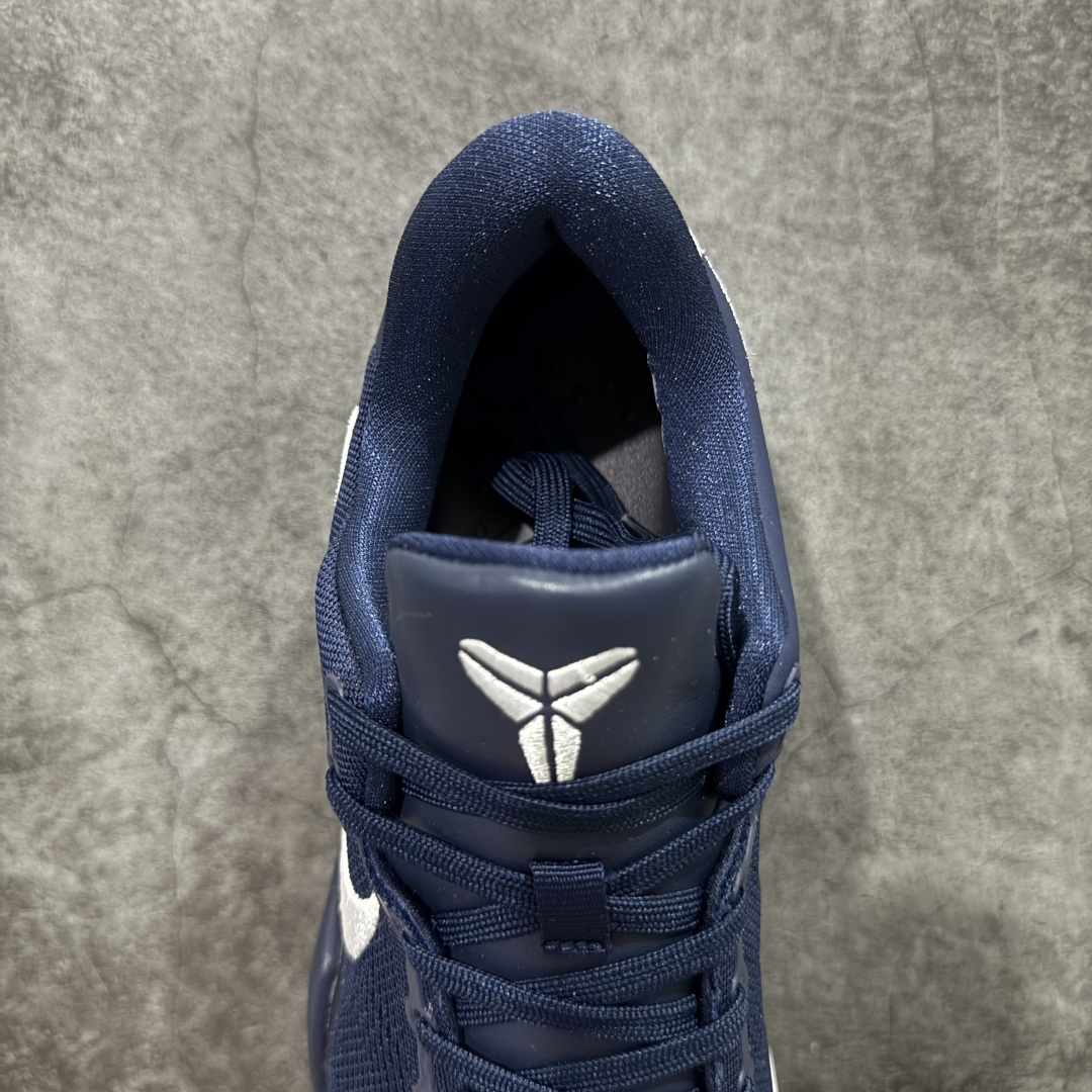 图片[8]-【CK纯原版】Nike Zoom Kobe Ⅷ System 科比8代低帮实战篮球鞋 鞋垫升级配备超厚PHYLON中底 前后掌部位搭载Zoom气垫单元 塑料碳纤维支撑中板 KOBE VII体系的速度模块配备了 PHYLON 中底和在前后掌部位的 Zoom气垫单元，提供快速响应的缓冲。同时，采用低帮弹力鞋口设计，使鞋子能够紧贴脚踝提供更好的支撑。速度模块采用贴合脚面的舒适包裹设计，摒弃传统的鞋舌和鞋内套，使球鞋更加轻质。 货号：HF9550-400 尺码：39-47.5-选品中心