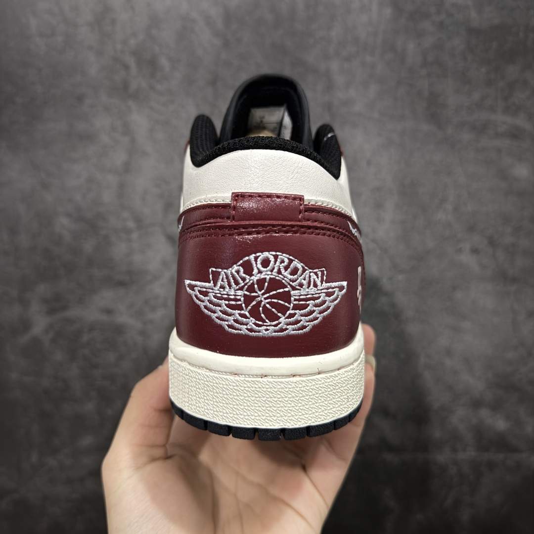 图片[4]-【K版】Air Jordan AJ1 Low 低帮 马年限定双层礼盒 553558-040 全新流水线出品 市场第二梯队最强版 全部原鞋开发 原楦原纸板开发 全鞋电脑针车 原厂内置全掌气垫 原盒内在原标 唯一Zp原版鞋带绑法 免检产品 全新2022版型 全头层皮料 完美零毛边处理 原厂配置全掌气垫 价格定位良心 尺码：36 36.5 37.5 38 38.5 39 40 40.5 41 42 42.5 43 44 44.5 45-选品中心